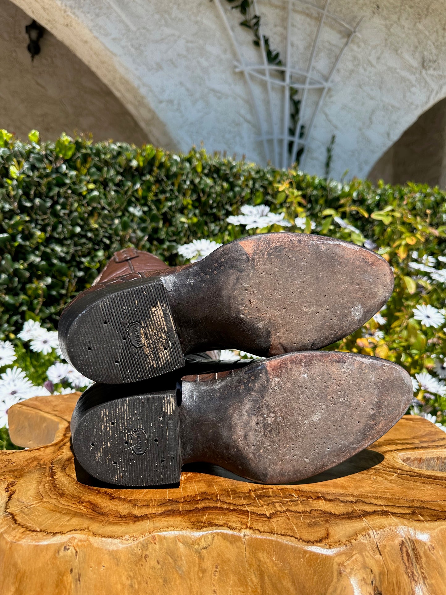 Loveless American Alligator Cowboy Boots size 9 D