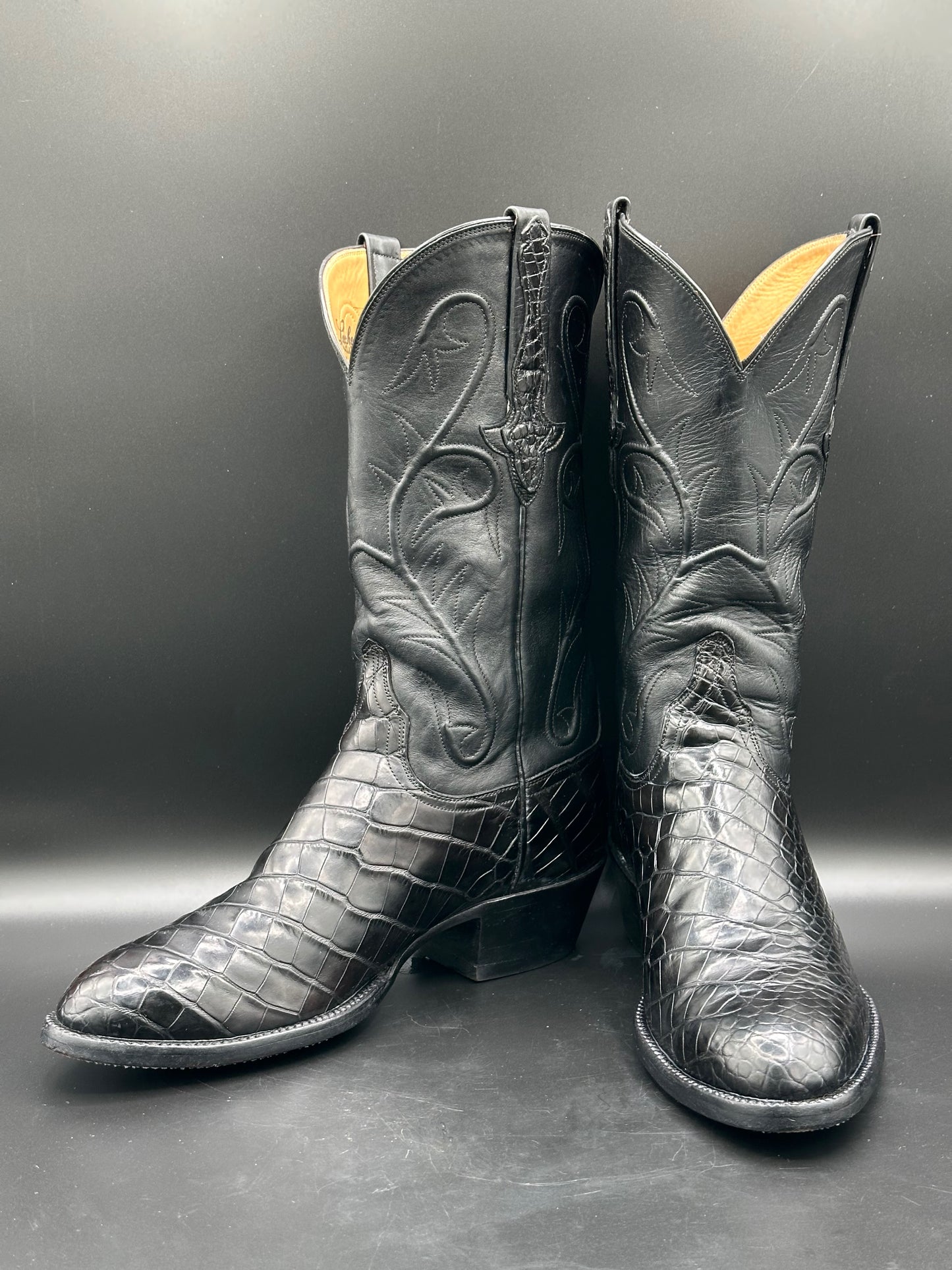 Lucchese Bias Cut American Alligator size 8 E